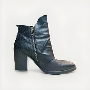 A.S.98 Black Leather Zip Ankle Boots Italy US 9 Women